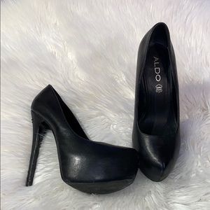 Black Aldo platform leather pumps 6”